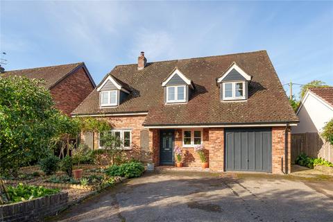 4 bedroom detached house to rent, Eggars Field, Bentley, Farnham, Surrey, GU10