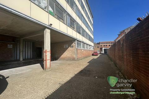 Industrial unit to rent, High Wycombe HP11