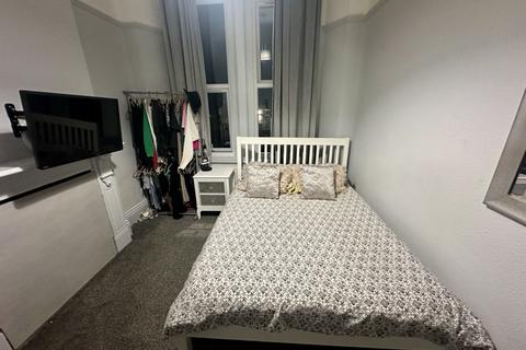 1 bedroom flat to rent, Cheriton Road, Folkestone, CT19