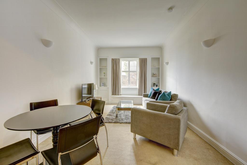 1 Bedroom 619 Sq Ft Strathmore Court NW8