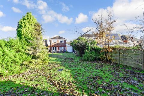 4 bedroom detached house for sale, St. Nicholas Road, Littlestone, New Romney, Kent