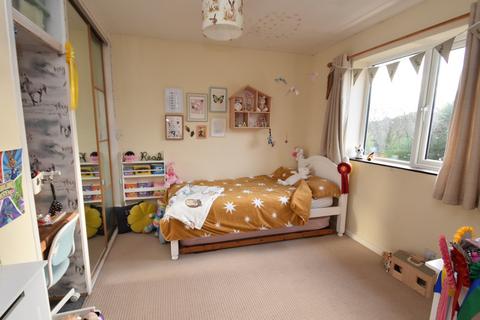 42 Cameron Close, Tiverton, EX16 5DB