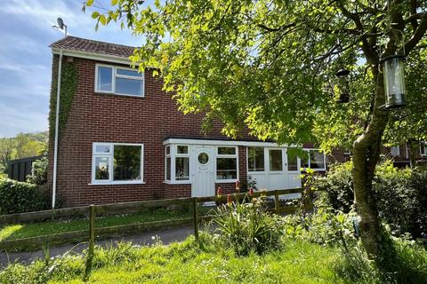42 Cameron Close, Tiverton, EX16 5DB