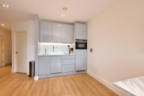 2 bedroom flat for sale, Pinnacle House, Home Park Mill Link, Kings Langley, Herts, WD4