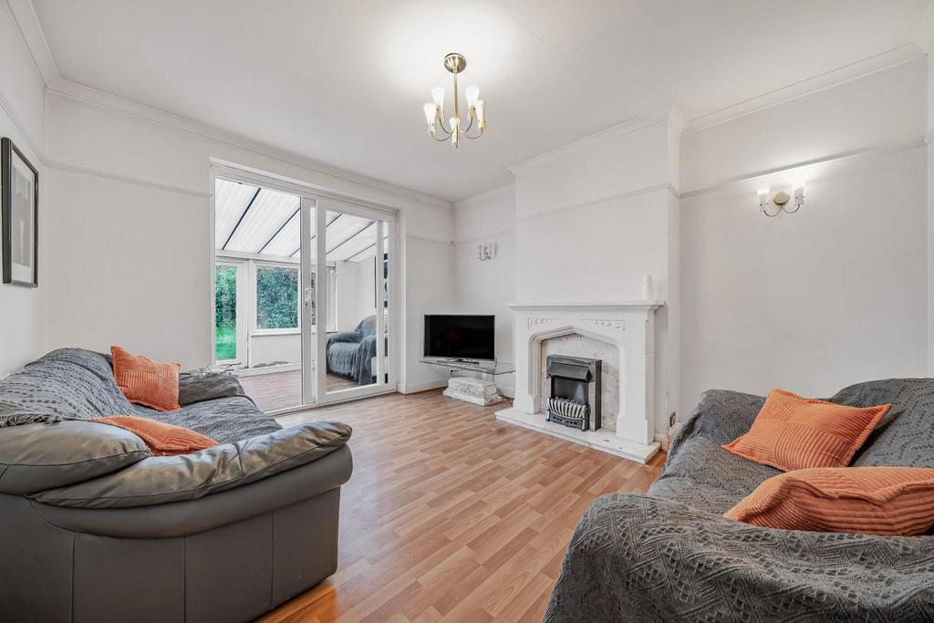 Hillview Road, Chislehurst 2 bed bungalow for sale £425,000