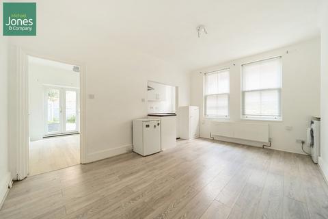 1 bedroom flat to rent, Warwick Gardens, Worthing, West Sussex, BN11