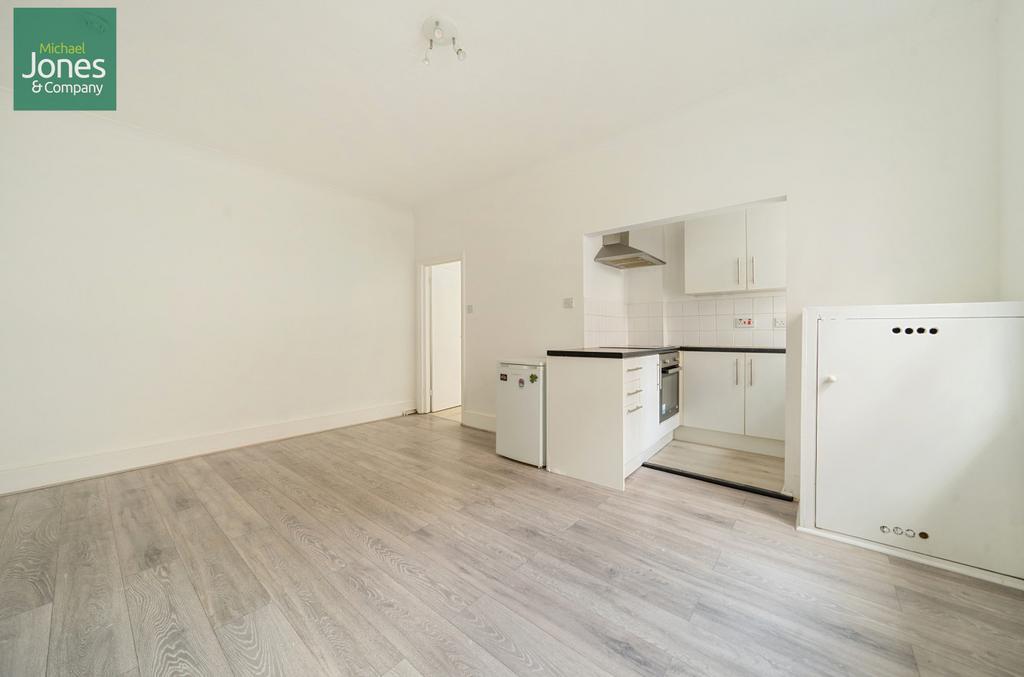 Lounge/Kitchen