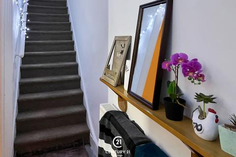 141 Fourth Avenue, London, E12 6DP