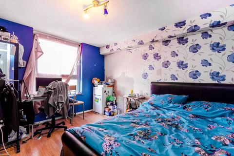 2 bedroom flat for sale - Ross Road, South Norwood, London, SE25