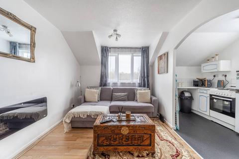 1 bedroom flat for sale - Springwood Close, Edgware, HA8