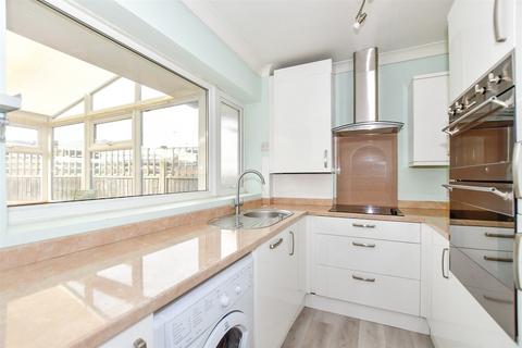 2 bedroom semi-detached bungalow for sale - Tadworth Road, Kennington, Ashford, Kent