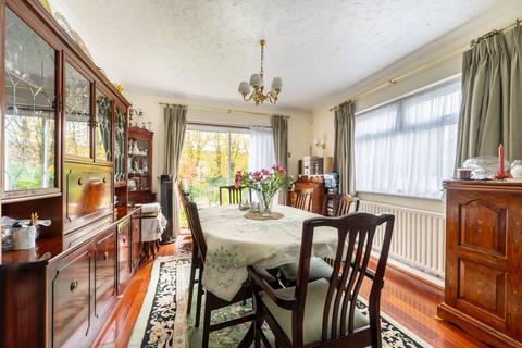 3 bedroom semi-detached house for sale - Sycamore Grove, Kingsbury, London, NW9