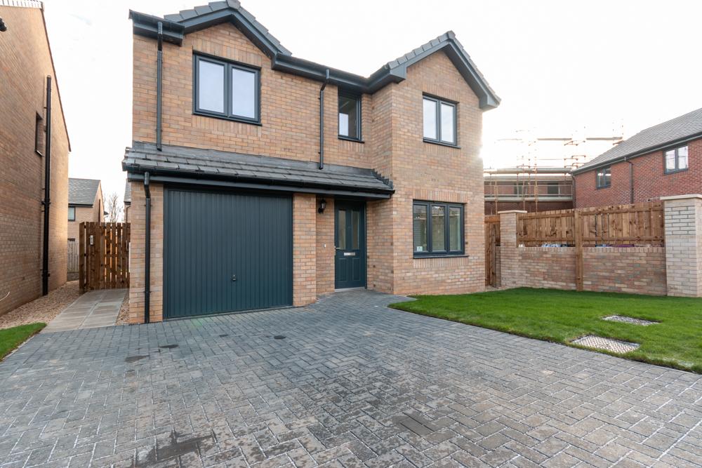 2566L Crookston Crescent, Edinburgh, EH17 8XS 5 bed detached house to