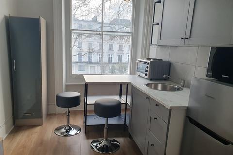 Studio to rent, Bayswater, London W2