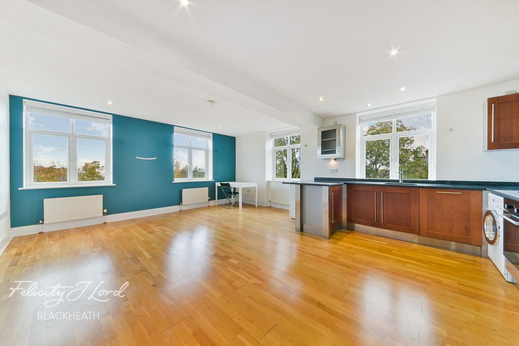 Vanbrugh Hill, London, SE3 2 bed apartment for sale £550,000