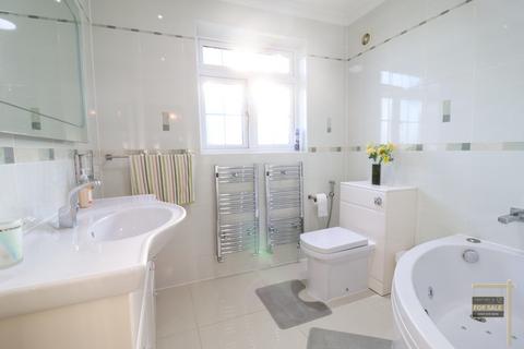 68 Hogarth Gardens, Hounslow, TW5 0QT