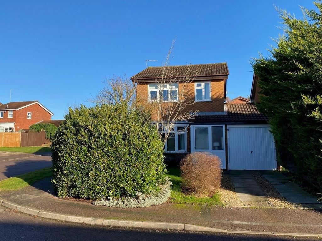 Shard Close, East Hunsbury, Northampton NN4 0SE 3 bed detached house