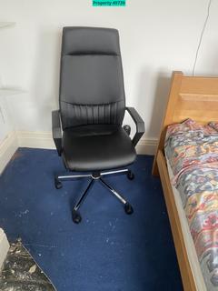 1 bedroom in a house share to rent, King Edwards Place, London, W3