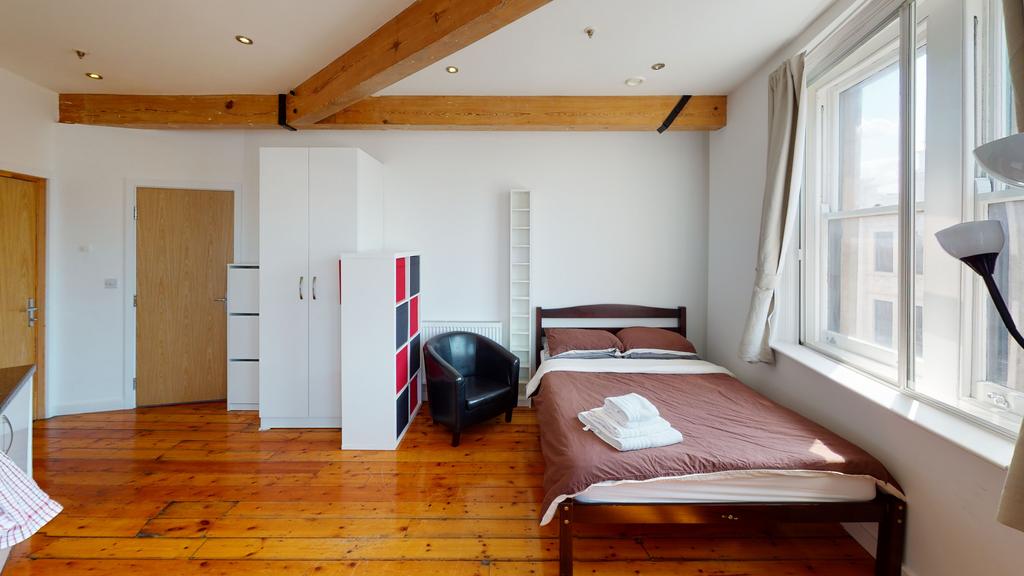 Studio Room