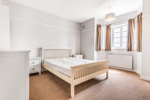 2 bedroom apartment to rent - Bushey Road London SW20