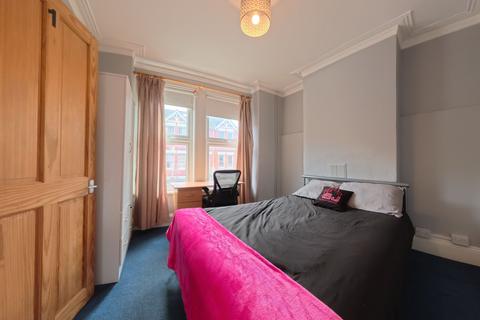 4 bedroom house to rent, Coronation Street, Brighton BN2