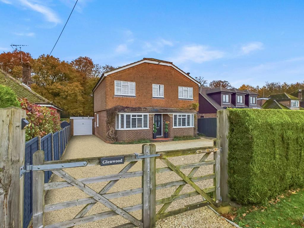 Old Dashwood Hill, High HP14 4 bed detached house for sale £