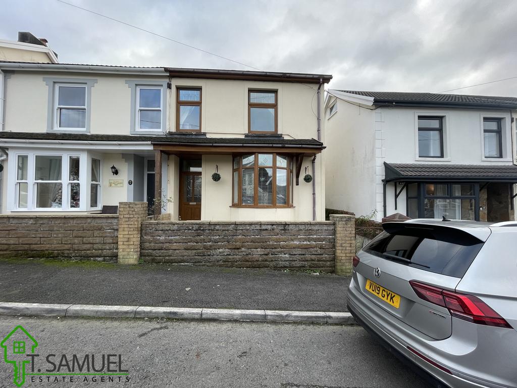 Argyle Street, Abercynon 3 bed end of terrace house for sale £225,000