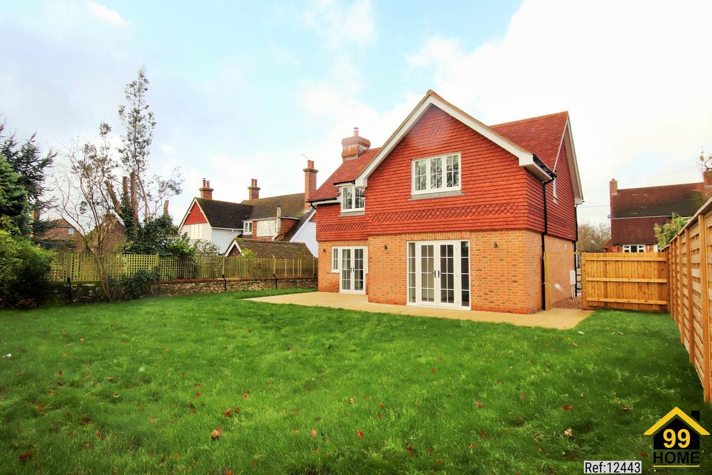 The Street, Ashford, Kent, TN27 3 bed detached house for sale £675,000