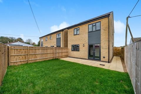3 bedroom detached house for sale - Banwell Close,  Carterton,  Oxfordhshire,  OX18