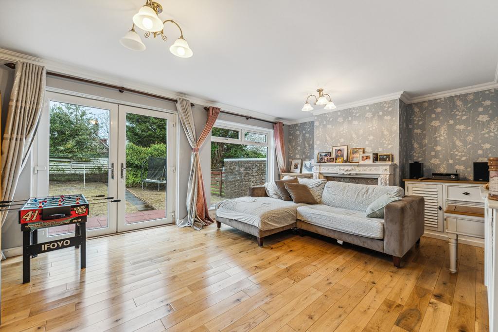 Glendaruel Avenue, Bearsden, East Dunbartonshire, G61 2PP 4 bed semi