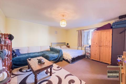 1 bedroom flat for sale, Lampton Road, HOUNSLOW TW3