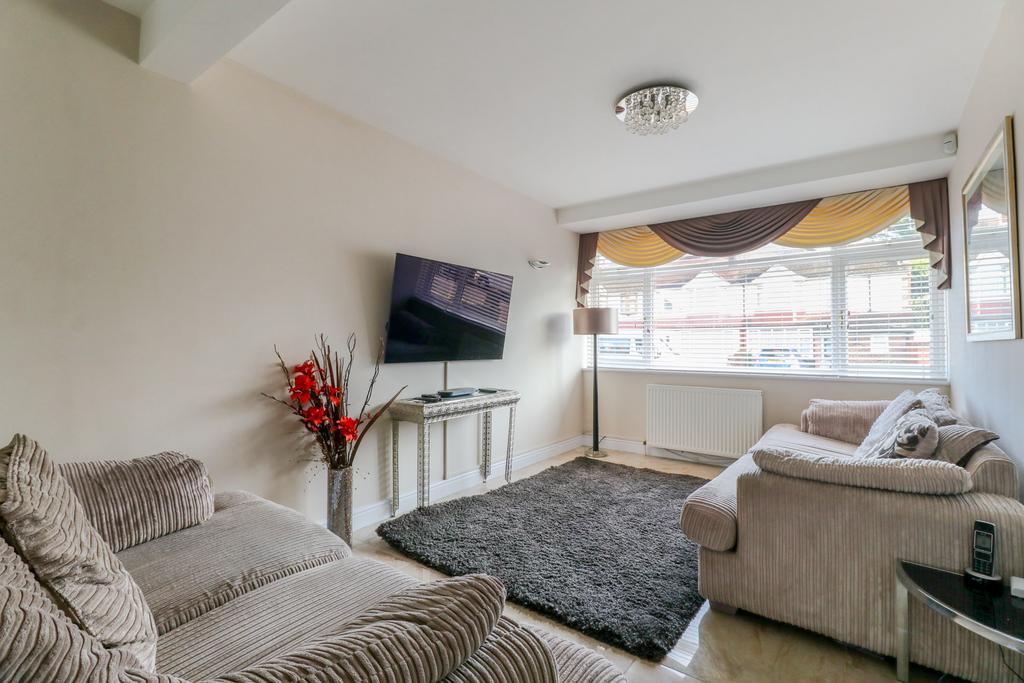 Mapleton Crescent, EN3 3 bed end of terrace house for sale £464,995