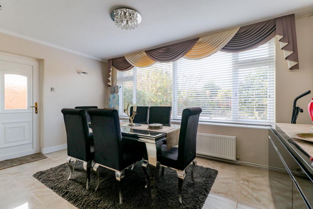Mapleton Crescent, EN3 3 bed end of terrace house for sale £464,995