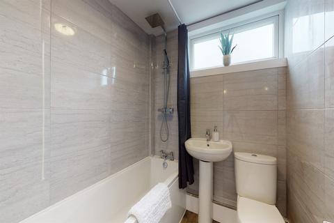 3 bedroom semi-detached house for sale - Hathersage Gardens, South Shields