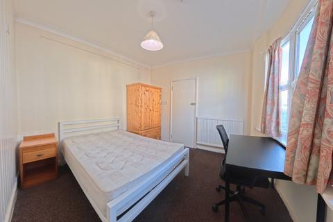 Edinburgh Road, BRIGHTON BN2