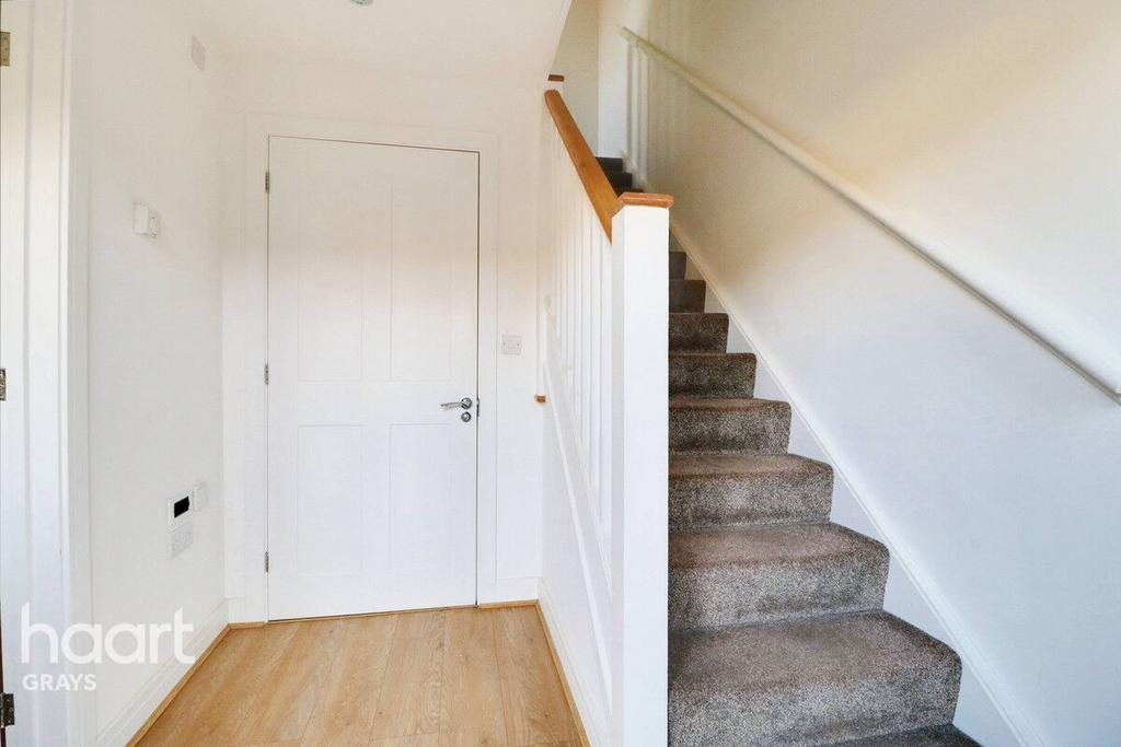 Darnley Road, Grays 2 bed end of terrace house for sale £290,000