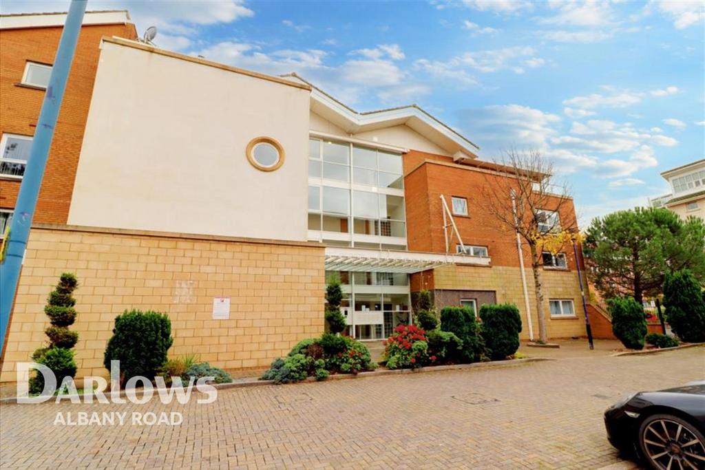 Lynton Court, Chandlery Way 2 bed flat £1,500 pcm (£346 pw)