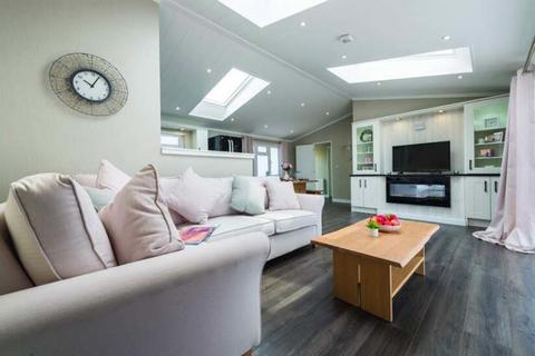 2 bedroom lodge for sale - Conwy Lodge Park