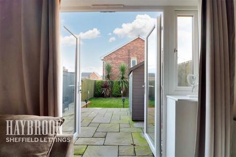 3 bedroom terraced house to rent, Ashby Drive, Kiveton Park, Sheffield S26