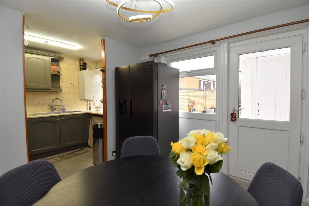 Meadow Court, Droitwich, Worcestershire, WR9 3 bed end of terrace house