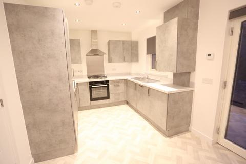 4 bedroom terraced house to rent, Griffin Road, Muirhouse, Edinburgh, EH4