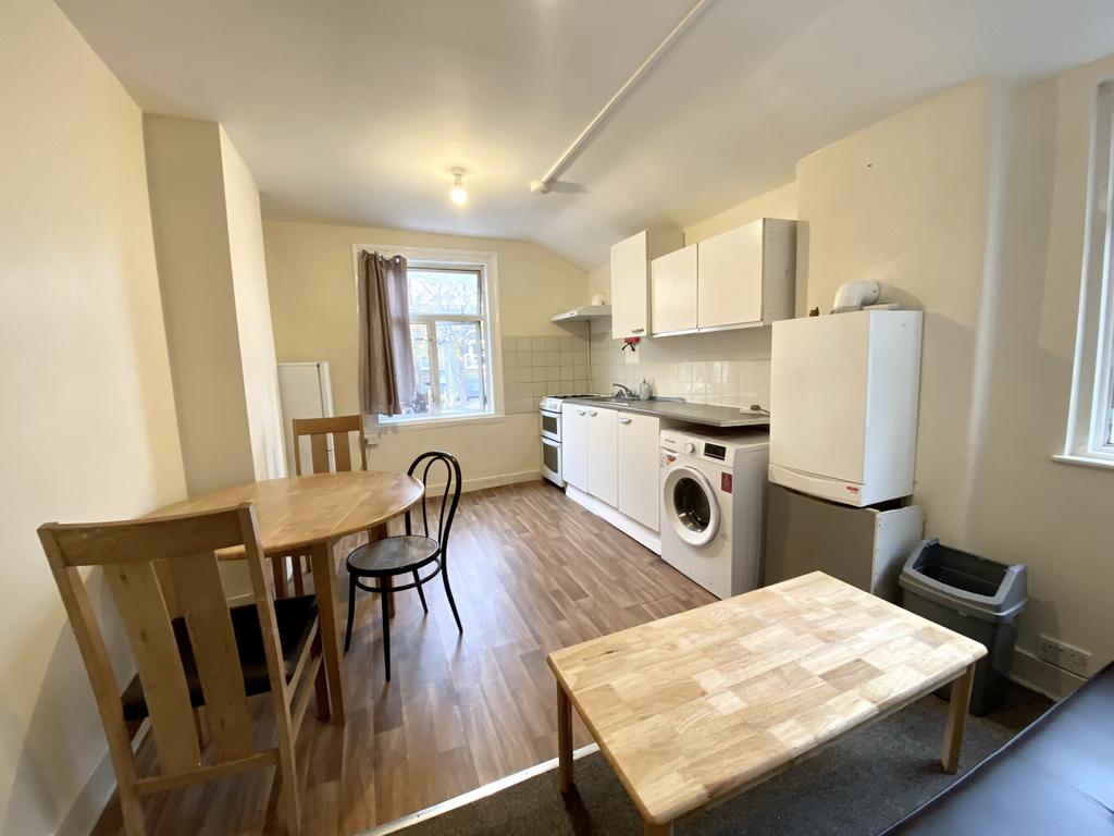 A Spacious One Bedroom First floor Flat in the he