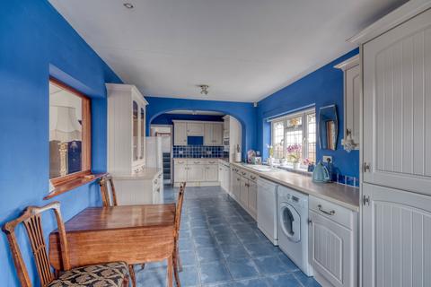 Urma Cottage Bell Lane, Lower Broadheath, Worcester, WR2 6RR