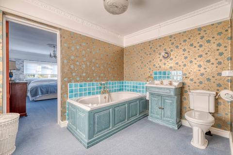 Urma Cottage Bell Lane, Lower Broadheath, Worcester, WR2 6RR