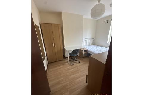 4 bedroom terraced house to rent, Bedford Street, Cathays, Cardiff