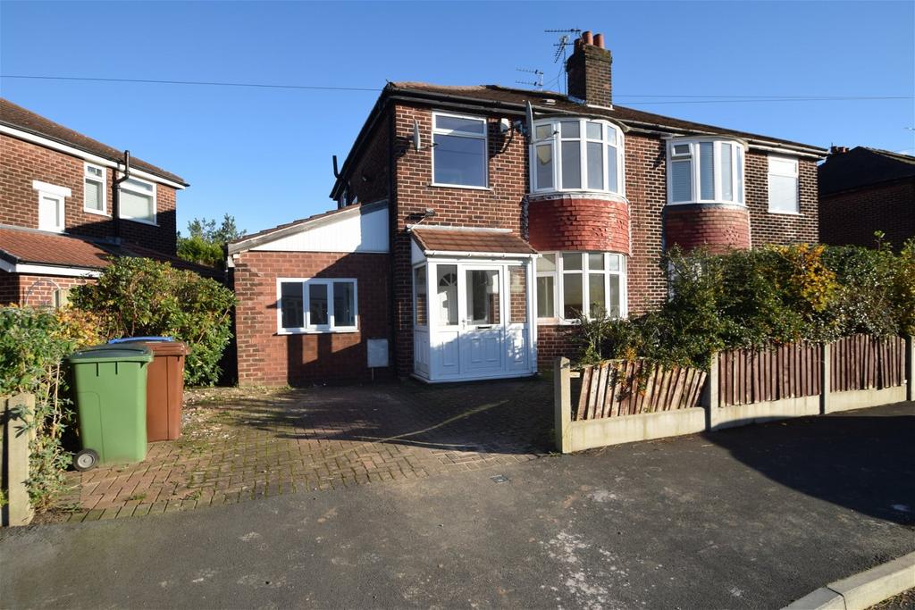 Frances Avenue, Gatley, Cheadle, SK8 4BJ 3 bed semidetached house to rent £1,350 pcm (£312 pw)