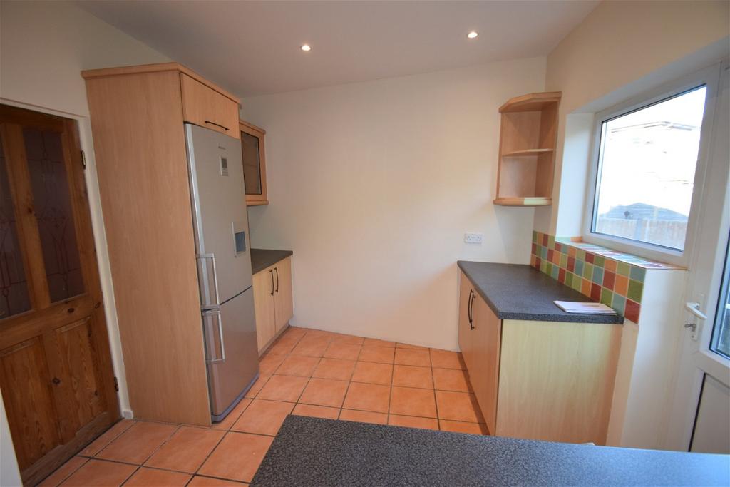 Frances Avenue, Gatley, Cheadle, SK8 4BJ 3 bed semidetached house to