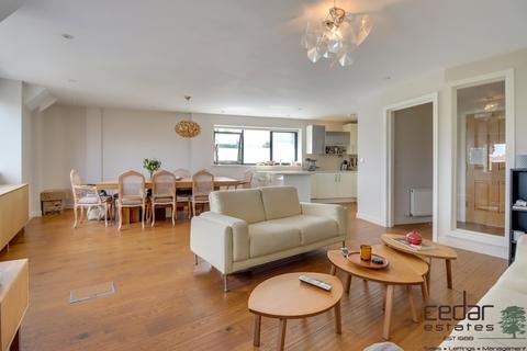 3 bedroom flat to rent, Woodstock Road, Golders Green NW11