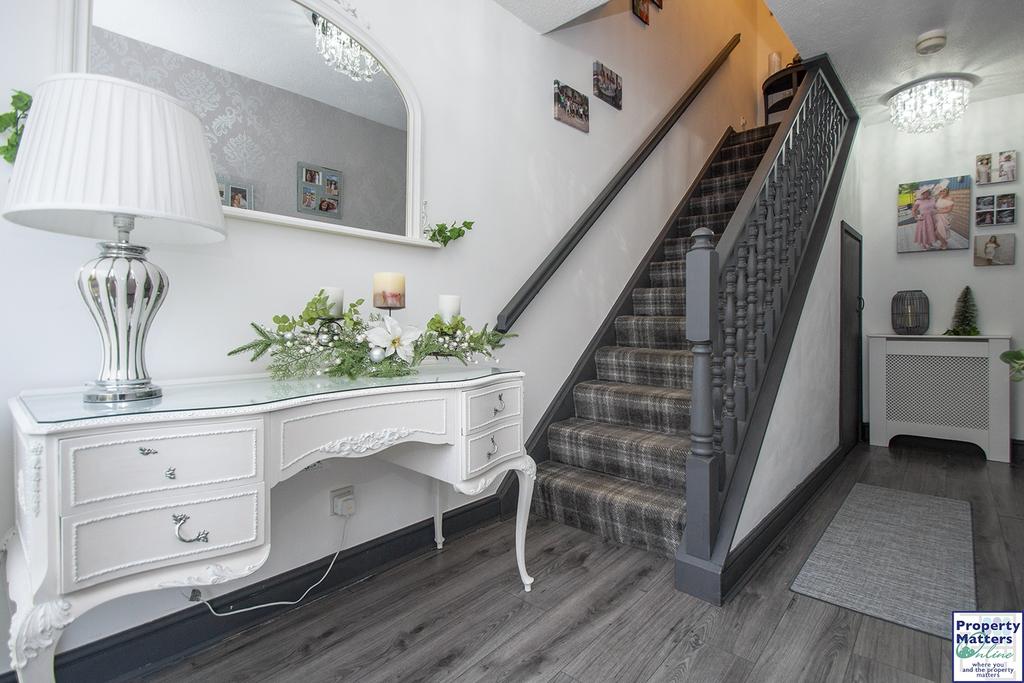 Sutherland Drive, Kilmarnock, KA3 3 bed end of terrace house £102,500