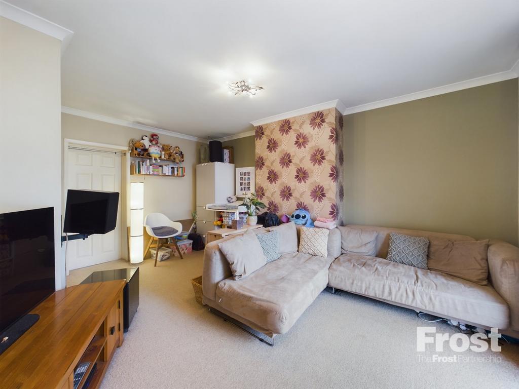 Clare Road, Stanwell, Middlesex, TW19 1 bed for sale £250,000